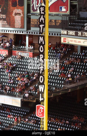 10. August 2010 - Houston, Texas, Vereinigte Staaten von Amerika - 10. August 2010: Blick auf das rechte Feld '' Essen Mor Geflügel '' foul Pole. Die Atlanta Braves besiegte die Houston Astros 4-2 im Minute Maid Park in Houston, Texas... Obligatorische Credit: Luis Leyva/Southcreek Global (Kredit-Bild: © Southcreek Global/ZUMApress.com) Stockfoto