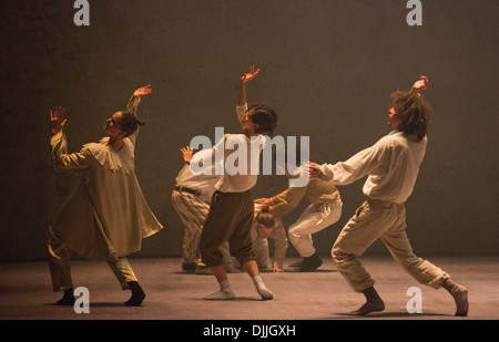 Hofesh Shechter - UK-Premiere von "Sonne" am Sadler es Wells Stockfoto