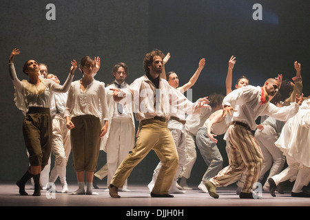 Hofesh Shechter - UK-Premiere von "Sonne" am Sadler es Wells Stockfoto