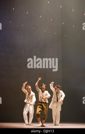 Hofesh Shechter - UK-Premiere von "Sonne" am Sadler es Wells Stockfoto