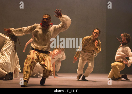 Hofesh Shechter - UK-Premiere von "Sonne" am Sadler es Wells Stockfoto