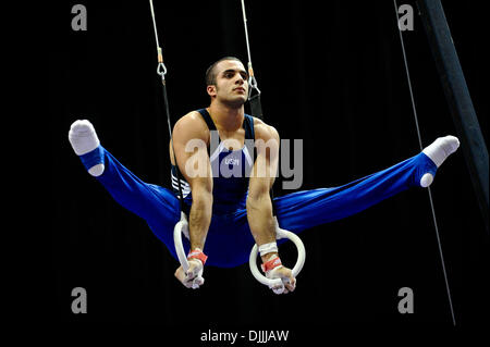 13. August 2010 - Hartford, Connecticut, Vereinigte Staaten von Amerika - 13. August 2010: DANELL LEYVA führt auf die noch Ringe während der 2010 VISA-Meisterschaften der Herren, Finale im XL Center in Hartford, Connecticut. Obligatorische Credit: Geoff Bolte / Southcreek Global (Kredit-Bild: © Southcreek Global/ZUMApress.com) Stockfoto