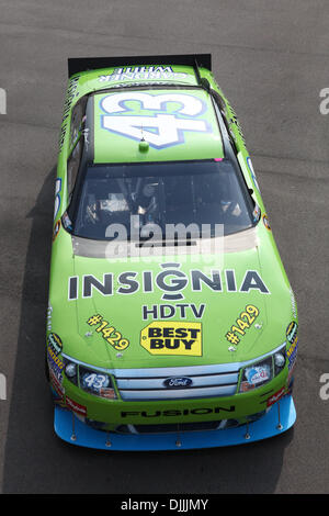 14. August 2010 - Brooklyn, Michigan, Vereinigte Staaten von Amerika - 14. August 2010: NASCAR Sprint Cup Series Treiber AJ ALLMENDINGER während des Trainings für auf dem Michigan International Speedway in Brooklyn, Michigan. Obligatorische Credit: Rey Del Rio / Southcreek Global (Kredit-Bild: © Southcreek Global/ZUMApress.com) Stockfoto