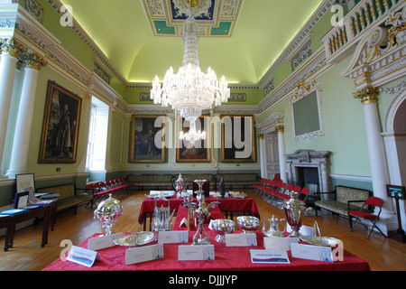 18thC Kronleuchter im Ballsaal, ehemals The Grand Room in Doncaster Mansion House, Doncaster, South Yorkshire, Großbritannien Stockfoto