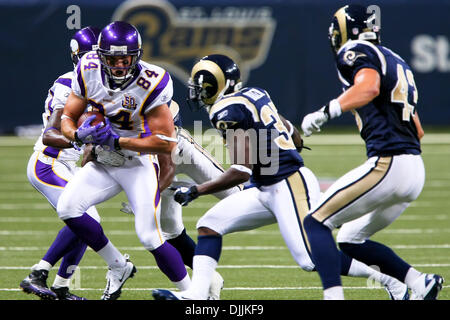 14. August 2010 - Saint Louis, Missouri, Vereinigte Staaten von Amerika - 14. August 2010: Minnesota Vikings Wide Receiver Logan Payne (#84) trägt den Ball während des Spiels zwischen den St. Louis Rams Vorsaison und die Minnesota Vikings in der Edward Jones Dome in St. Louis, Missouri statt. Die Wikinger besiegte die Rams 28-7.   Obligatorische Credit: Scott Kane / Southcreek Global (Credit Ima Stockfoto