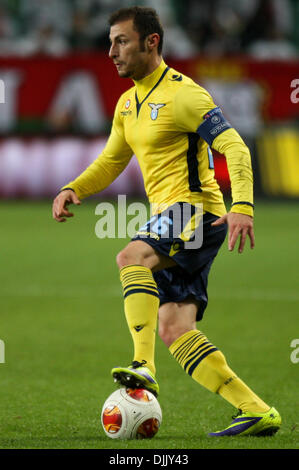 Warschau, Polen. 28. November 2013. UEFA Europa League Legia Warschau gegen Lazio Rom (Rom). Stefan Radu (Latium) Credit: Aktion Plus Sport Bilder/Alamy Live-Nachrichten Stockfoto