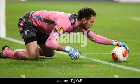 Warschau, Polen. 28. November 2013. UEFA Europa League Legia Warschau gegen Lazio Rom (Rom). Etrit Berisha (Latium) Credit: Aktion Plus Sport Bilder/Alamy Live-Nachrichten Stockfoto