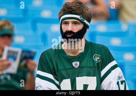 21. August 2010 - Durham, NC, USA - 21. August 2010: Jets Fan sein Team bei Bank of America Stadium, Charlotte NC zu unterstützen. Obligatorische Credit: Mark Abbott / Southcreek Global (Kredit-Bild: © Mark Abbott/Southcreek Global/ZUMApress.com) Stockfoto