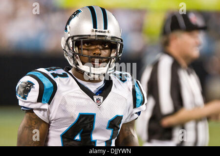 21. August 2010 - Durham, NC, USA - 21. August 2010: Carolina Panthers Cornerback Kapitän Munnerlyn (41) bei Bank of America Stadium, Charlotte NC. Obligatorische Credit: Mark Abbott / Southcreek Global (Kredit-Bild: © Mark Abbott/Southcreek Global/ZUMApress.com) Stockfoto