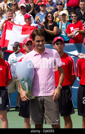 22. August 2010 - Cincinnati, Ohio, USA - ROGER FEDERER gewinnt das Tennisturnier 2010 West- und Südeuropa Finanzgruppe (Kredit-Bild: © Andrew Patron/ZUMApress) Stockfoto