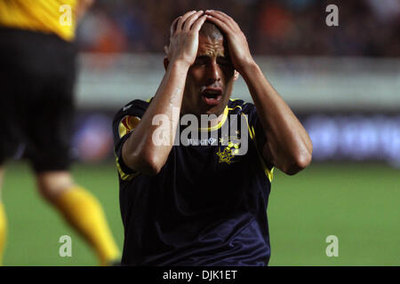 Nikosia, Zypern. 28. November 2013. Maccabi Tel Aviv Fc Spieler Tal Ben Haim während ihrer Europa-League-Fußballspiel im GSP-Stadion in Nikosia, Zypern, Donnerstag, 28. November 2013 Credit: Yiannis Kourtoglou/Alamy Live News Stockfoto