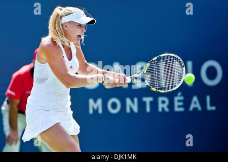 23. August 2010 - Montreal, Quebec, Kanada - #2 gesetzten Spieler, Caroline Wozniacki (DEN), Jusy dauerte 74 Minuten gewinnt den Rogers Cup-Finale im Uniprix Stadium in Montreal, Quebec, Kanada. Wozniacki besiegte Vera Zvonareva 6-3, 6-2 gewinnen die Meisterschaft am Montagnachmittag Wochenende regen Verzögerungen. (Kredit-Bild: © Leon Switzer/Southcreek Global/ZUMApress.com) Stockfoto