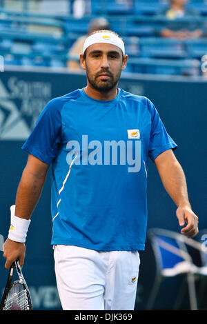 26. August 2010 - New Haven, Connecticut, Vereinigte Staaten von Amerika - #1 Samen Marcos Baghdatis (CYP) im ersten Satz von den Herren Viertelfinale beim Pilot Pen Tennis-Turnier an der Yale University. (Kredit-Bild: © Mark Box/Southcreek Global/ZUMApress.com) Stockfoto