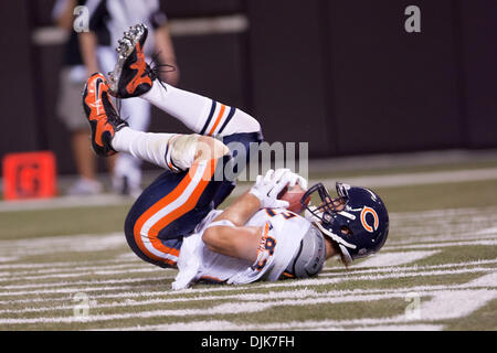 Sep 02, 2010 - Cleveland, Ohio, Vereinigte Staaten von Amerika - Chicago Bears-Tight-End macht Greg Olsen (82) einen Touchdown fangen auf der Rückseite der Endzone im ersten Quartal des Spiels gegen die Cleveland Browns in Cleveland Browns Stadium in Cleveland Ohio spielte.  Die Cleveland Browns und Chicago Bears sind 10 / 10/zur Halbzeit gebunden. (Kredit-Bild: © Frank Jamsky/Southcreek Global / Stockfoto