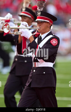 Sep 02, 2010 - Columbus, Ohio, Vereinigte Staaten von Amerika - Ohio State Marching Band-Mitglied vor dem Spiel zwischen #2 Ohio State und Marshall im Ohio Stadium, Columbus, Ohio. Ohio State besiegt Marshall 45-7. (Kredit-Bild: © Stuart Scott/Southcreek Global/ZUMApress.com) Stockfoto