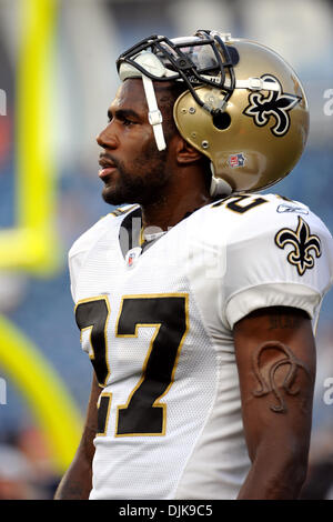 Sep 02, 2010 - Nashville, Tennessee, Vereinigte Staaten von Amerika - New Orleans Saints Cornerback Malcolm Jenkins (27) nimmt das Feld vor dem Spiel. Die Titanen zu besiegen die New Orleans Saints 27 bis 24 in der Vorsaison Spiel im LP Field in Nashville, Tennessee. (Kredit-Bild: © Bryan Hulse/Southcreek Global/ZUMApress.com) Stockfoto