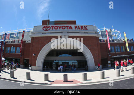 Sep 04, 2010 - Bridgeview, Illinois, Vereinigte Staaten von Amerika - außen Toyota Park vor dem Start des MLS-Spiel zwischen den Chicago Fire und die Los Angeles Galaxy im Toyota Park in Bridgeview, Illinois. Das Feuer gebunden Galaxy 1-1. (Kredit-Bild: © Geoffrey Siehr/Southcreek Global/ZUMApress.com) Stockfoto