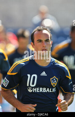 Sep 04, 2010 - Bridgeview, Illinois, Vereinigte Staaten von Amerika - Los Angeles Galaxy vorwärts Landon Donovan (10) Aufwärmen vor dem Start des MLS-Spiel zwischen den Chicago Fire und die Los Angeles Galaxy im Toyota Park in Bridgeview, Illinois. Das Feuer gebunden Galaxy 1-1. (Kredit-Bild: © Geoffrey Siehr/Southcreek Global/ZUMApress.com) Stockfoto