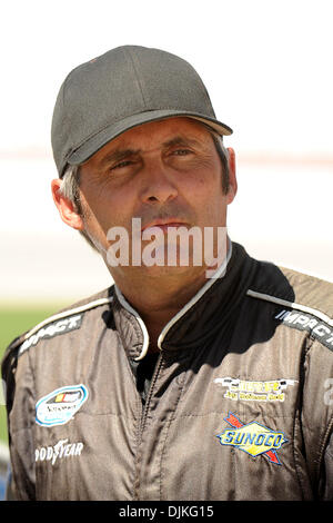 Sep 05, 2010 - Hampton, Georgia, Vereinigte Staaten von Amerika - Mark Green, Fahrer der #49 Advil Liqui-Gele/Speed Zone Ford auf Boxengasse im qualifying für den großen Clips-300 auf dem Atlanta Motor Speedway in Hampton Georgien. (Kredit-Bild: © Marty Bingham/Southcreek Global/ZUMApress.com) Stockfoto