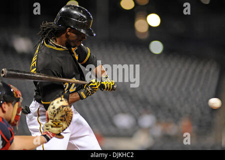 7. September 2010 - Pittsburgh, PENNSYLVANNIA, Vereinigte Staaten von Amerika - Pittsburgh Pirates Outfielder ANDREW MCCUTCHEN (22) verdoppelt sich auf linke Feld im sechsten Inning, als die Piraten nehmen die Braves im PNC Park in Pittsburgh, PA... Braves verlieren die Piraten mit einem Score von 5-0 (Credit-Bild: © Dean Beattie/Southcreek Global/ZUMApress.com) Stockfoto