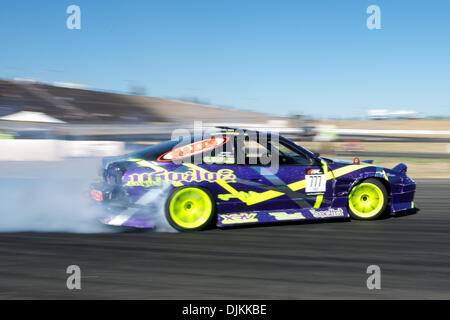 10. September 2010 - Sonoma, California, Vereinigte Staaten von Amerika - Matt Field in ausgefallenem Nissan S13 während der Formula Drift Veranstaltung Point of Impact auf dem Infineon Raceway. (Kredit-Bild: © Matt Cohen/Southcreek Global/ZUMApress.com) Stockfoto