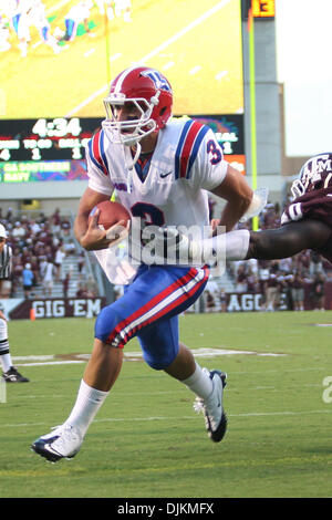 11. September 2010: Louisiana Tech Bulldogs quarterback Tarik Hakmi (3) eilt zum Touchdown während des Wettbewerbs zwischen die Texas bin Aggies und Louisiana Tech Bulldogs in Kyle Field in College Station, Texas. Texas A & M gewann 48-16. (Kredit-Bild: © Donald Seite/Southcreek Global/ZUMApress.com) Stockfoto