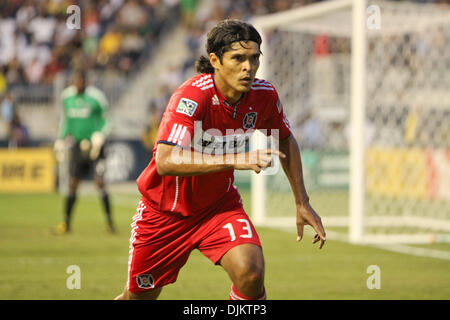 11. September 2010 geht - Chester, Pennsylvania, Vereinigte Staaten von Amerika - Chicago Fire Verteidiger Deris Umanzor (#13) nach dem Ball während des Spiels gegen Philadelphia Union im PPL Park in Chester, Pennsylvania. Die Union verdient ihre ersten Herunterfahren, gewann 1-0. (Kredit-Bild: © Kate McGovern/Southcreek Global/ZUMApress.com) Stockfoto