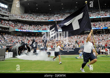 12. September 2010 - Houston, Texas, Vereinigte Staaten von Amerika - The Houston Texans eröffnet ihre 2010 Saison mit einem Spiel gegen die Indianapolis Colts. Die Texaner gegen die Colts 34-24. (Kredit-Bild: © Jerome Miron/Southcreek Global/ZUMApress.com) Stockfoto