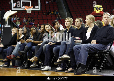 17. September 2010 - Seattle, Washington, USA - The Seattle Storm Teambild.  Das All-Frau Seattle Storm Basketballteam kehrt in ihre Heimatstadt nach einem Sieg über Traum 87-84 zu ihrem 2. WNBA Titel gewinnen. (Kredit-Bild: © Jordan Stead/ZUMApress.com) Stockfoto