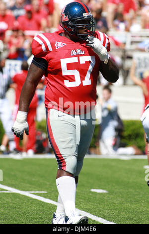 18. September 2010 - Oxford, Mississippi, Vereinigte Staaten von Amerika - Ole Miss DT Jerrell Powe (57) während Vanderbilt ist 28-14 Sieg über Ole Miss in Oxford, MS. (Credit-Bild: © Hays Collins/Southcreek Global/ZUMApress.com) Stockfoto