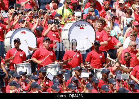 18. September 2010 - Oxford, Mississippi, Vereinigte Staaten von Amerika - Ole Miss Band spielt auf der Tribüne während Vanderbilt 28-14 Sieg über Ole Miss in Oxford, MS. (Credit-Bild: © Hays Collins/Southcreek Global/ZUMApress.com) Stockfoto