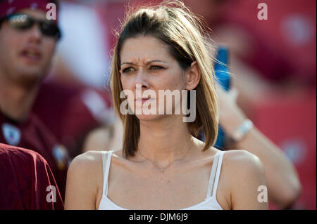 Sept. 19, 2010 - Landover, Maryland, Vereinigte Staaten von Amerika - hoffnungsvolle Washington Redskins Fans bei FedEx Field NFL-Spiel. (Kredit-Bild: © Roland Pintilie/Southcreek Global/ZUMApress.com) Stockfoto