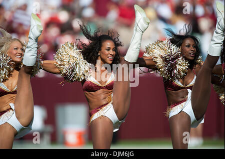 Sept. 19, 2010 - Landover, Maryland, Vereinigte Staaten von Amerika - Washington Redskins Cheerleader beim NFL-Spiel bei FedEx Field. (Kredit-Bild: © Roland Pintilie/Southcreek Global/ZUMApress.com) Stockfoto
