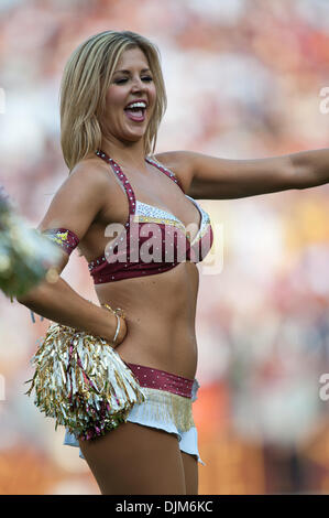 Sept. 19, 2010 - Landover, Maryland, Vereinigte Staaten von Amerika - Washington Redskins Cheerleader beim NFL-Spiel bei FedEx Field. (Kredit-Bild: © Roland Pintilie/Southcreek Global/ZUMApress.com) Stockfoto