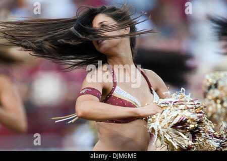 Sept. 19, 2010 - Landover, Maryland, Vereinigte Staaten von Amerika - Washington Redskins Cheerleader beim NFL-Spiel bei FedEx Field. (Kredit-Bild: © Roland Pintilie/Southcreek Global/ZUMApress.com) Stockfoto