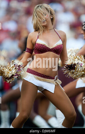 Sept. 19, 2010 - Landover, Maryland, Vereinigte Staaten von Amerika - Washington Redskins Cheerleader beim NFL-Spiel bei FedEx Field. (Kredit-Bild: © Roland Pintilie/Southcreek Global/ZUMApress.com) Stockfoto