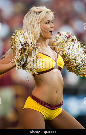 Sept. 19, 2010 - Landover, Maryland, Vereinigte Staaten von Amerika - Washington Redskins Cheerleader beim NFL-Spiel bei FedEx Field. (Kredit-Bild: © Roland Pintilie/Southcreek Global/ZUMApress.com) Stockfoto
