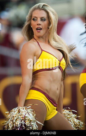 Sept. 19, 2010 - Landover, Maryland, Vereinigte Staaten von Amerika - Washington Redskins Cheerleader beim NFL-Spiel bei FedEx Field. (Kredit-Bild: © Roland Pintilie/Southcreek Global/ZUMApress.com) Stockfoto