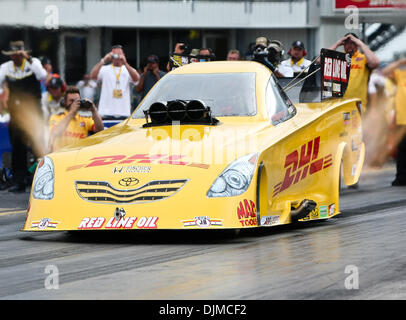 25. September 2010 macht - Ennis, Texas, Vereinigte Staaten von Amerika - Jeff Arend eine Qualifikation bei den O'Reilly Fall Nationals in Texas Motorplex in Ennis / Texas statt. (Kredit-Bild: © Dan Wozniak/Southcreek Global/ZUMApress.com) Stockfoto