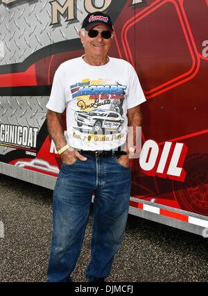 25. September 2010 - Ennis, Texas, Vereinigte Staaten von Amerika - '' Big Daddy'' Don Garlits bei den O'Reilly Fall Nationals auf der Texas Motorplex in Ennis / Texas statt. (Kredit-Bild: © Dan Wozniak/Southcreek Global/ZUMApress.com) Stockfoto