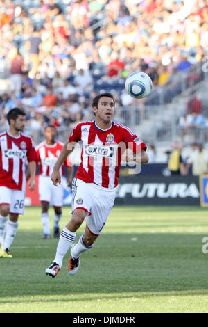 25. September 2010 geht - Chester, Pennsylvania, Vereinigte Staaten von Amerika - Chivas USA Verteidiger Jonathan Bornstein (#13) nach dem Ball während des Spiels gegen Philadelphia Union im PPL Park in Chester, Pennsylvania. Die Union gewann 3: 0. (Kredit-Bild: © Kate McGovern/Southcreek Global/ZUMApress.com) Stockfoto