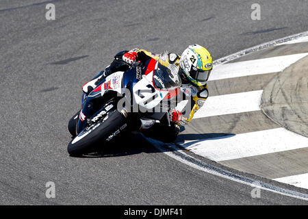 25. September 2010 - Birmingham, Al, Vereinigte Staaten von Amerika - Elena Myers (21) während der AMA Pro Supersport-Rennen im Barber Motorsports Park. (Kredit-Bild: © Jason Clark/Southcreek Global/ZUMApress.com) Stockfoto