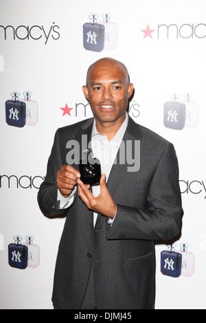 New York Yankees Relief Pitcher Mariano Rivera Major League Baseball-Teams New York Yankees präsentieren einen neuen Duft in Stockfoto