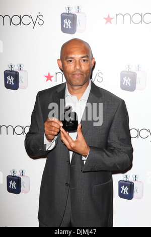 New York Yankees Relief Pitcher Mariano Rivera Major League Baseball-Teams New York Yankees präsentieren einen neuen Duft in Stockfoto