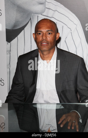 New York Yankees Relief Pitcher Mariano Rivera Major League Baseball-Teams New York Yankees präsentieren einen neuen Duft in Stockfoto