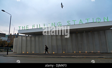 Das Gehäuse des Shrimpy Restaurant im Kings Cross Neubaugebiet London UK KATHY DEWITT Tankstelle Stockfoto