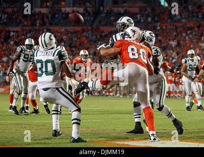 26. September 2010 - Miami Gardens, FL - Florida, USA - Vereinigte Staaten - 092610 (Allen Eyestone/The Palm Beach Post) MIAMI GARDENS, FL... SUN LIFE STADIUM... New York Jets am Miami Dolphins. (Kredit-Bild: © Palm Beach-Post/ZUMApress.com) Stockfoto