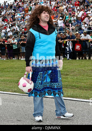 26. September 2010 - Ennis, Texas, Vereinigte Staaten von Amerika - statt ein verrückter Fan bei O'Reilly fallen Staatsangehörige auf der Texas Motorplex in Ennis / Texas. (Kredit-Bild: © Dan Wozniak/Southcreek Global/ZUMApress.com) Stockfoto