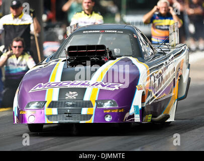 26. September 2010 - macht Ennis, Texas, Vereinigte Staaten von Amerika - Paul Gill #13, TAFC, einen Lauf bei den O'Reilly Fall Nationals in Texas Motorplex in Ennis / Texas statt. (Kredit-Bild: © Dan Wozniak/Southcreek Global/ZUMApress.com) Stockfoto