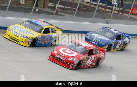 26. September 2010 - Dover. Landkreis: Andere, Delaware, Vereinigte Staaten von Amerika - mit 178 Runde abgeschlossene Jimmie Johnson #48 führt das Sprint-Cup-Rennen auf dem Dover International Speedway in Dover, Delaware. (Kredit-Bild: © Saquan Stimpson/Southcreek Global/ZUMApress.com) Stockfoto